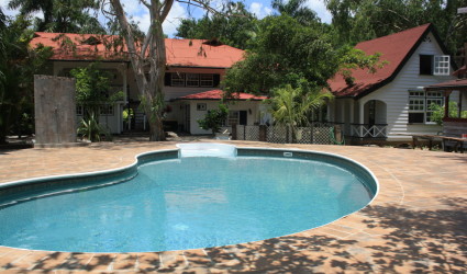 Colonial Swimmingpool Suriname